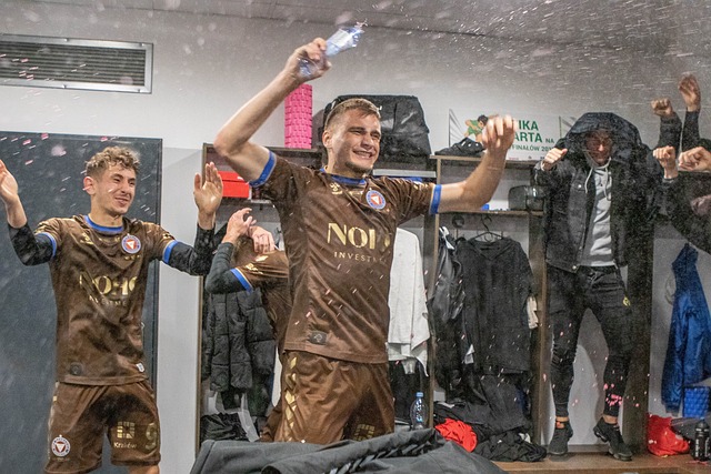 军在内的多 军在内的多